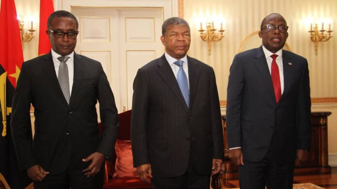 Christophe Lutundula en angola